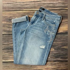 White House Black Market Cropped Petite Jeans-Girlfriend fit.